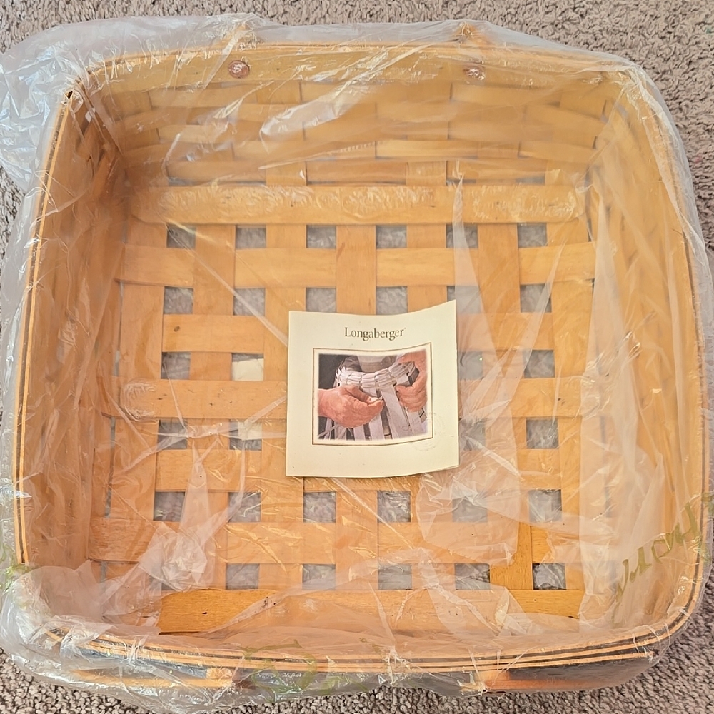 *RETIRED* Longaberger Natural Woven Basket